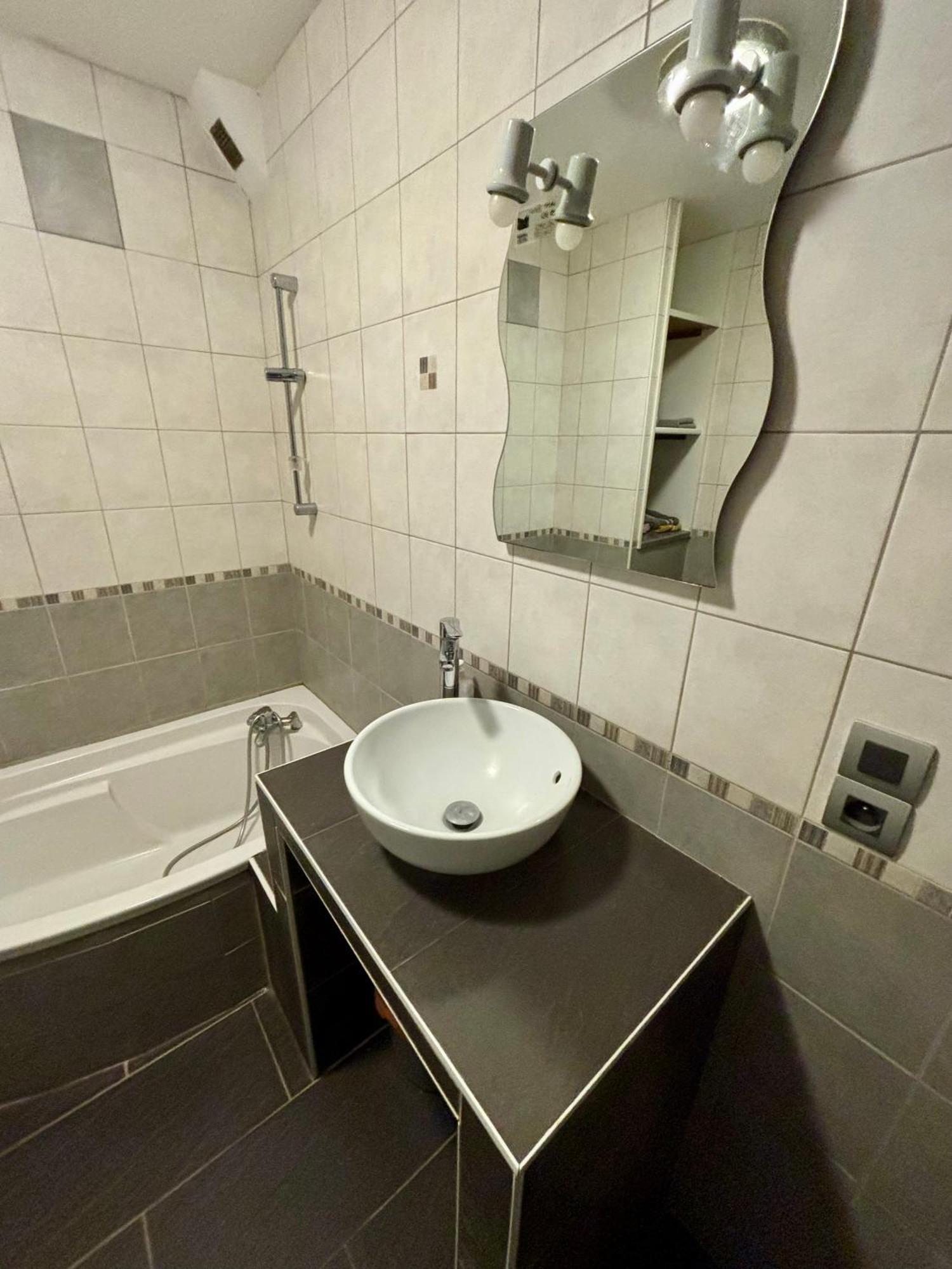 Studio - Baignoire - Pret De Vtt - Lave Linge Le Puy-en-Velay المظهر الخارجي الصورة